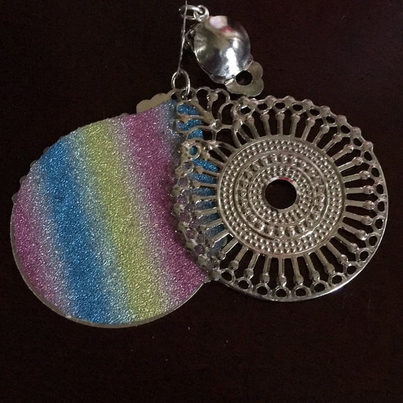 Brand new dangle earrings & pin - Picture 6 of 6